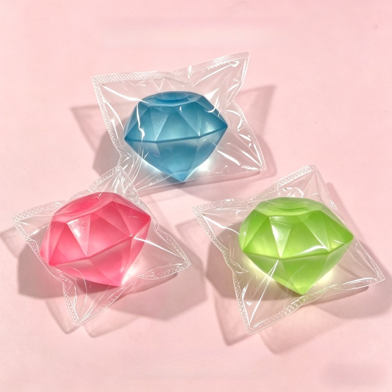 Translucent Diamond Shaped Mal - Tech Accessories And Gadgets のレビューと価格