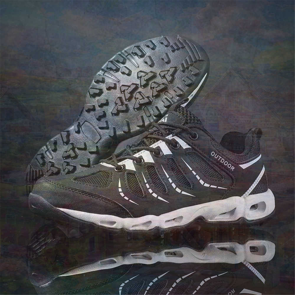 Sumer Round Tip Silver Sneaker - Universal Tech Accessories のレビューと価格