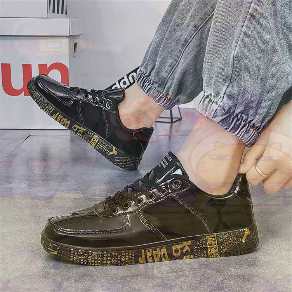 Round Foot Size 45 Sneakers Wh - Tech Guy Accessories のレビューと価格